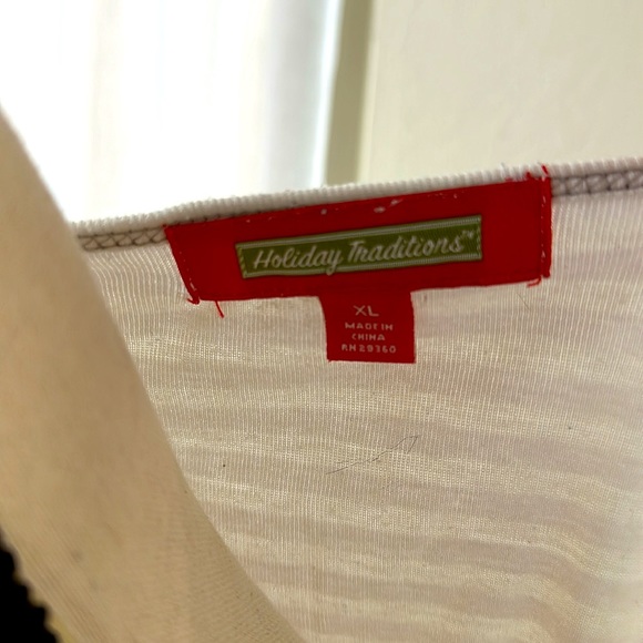 Holiday Traditions Reindeer in Flight white/off white stripe long sleeve size XL - Picture 4 of 4